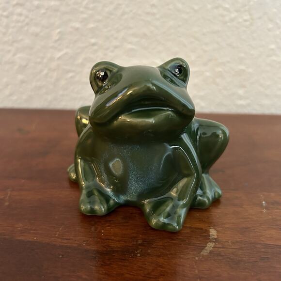Lily Pad Green Frog Figurine Blue Chest Ceramic Glazed Good Luck Wisdom Wealth - Picture 1 of 6